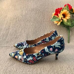 NWOT - Multicolor Butterfly Fabric Heeled Pumps
